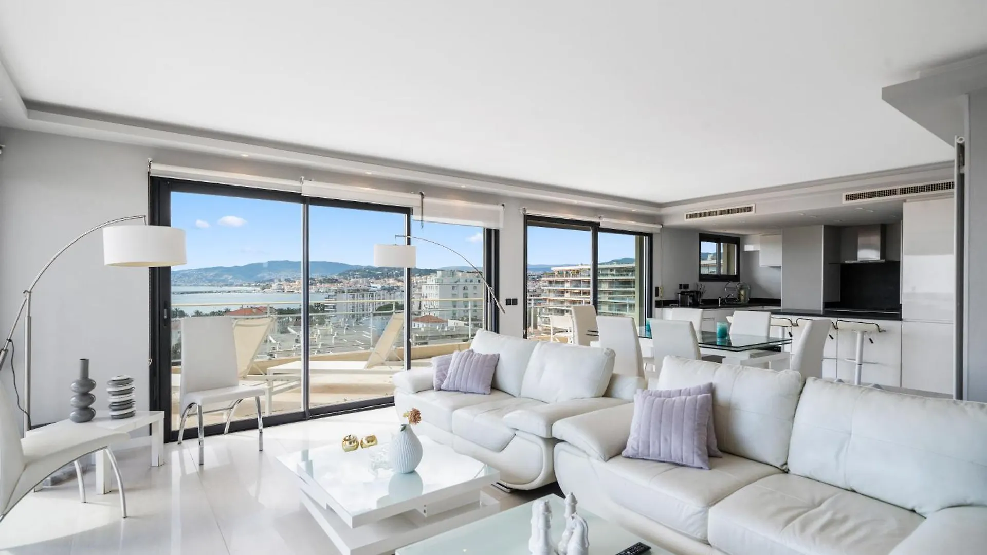 5 Bedroom Cannes Penthouse - Ocean View Apartment
